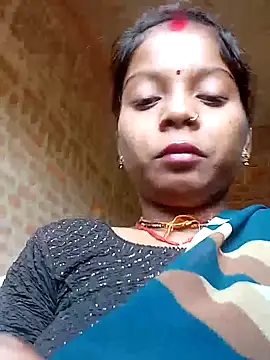 Snapshot of Hema4545 chatting on 10/19/25, 09:43 Hema4545 online show from 10/19/25, 09:43