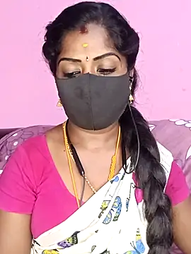 Snapshot of tamilammukuttyy chatting on 04/28/26, 05:01 tamilammukuttyy online show from 04/28/26, 05:01