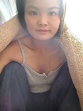 xinhxinhcute online show from 10/18/25, 11:49