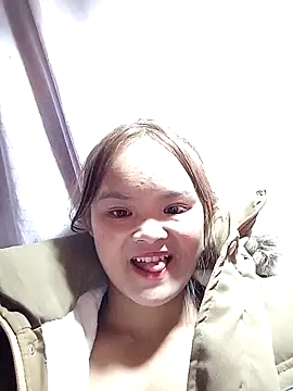 xinhxinhcute online show from 12/04/25, 12:03