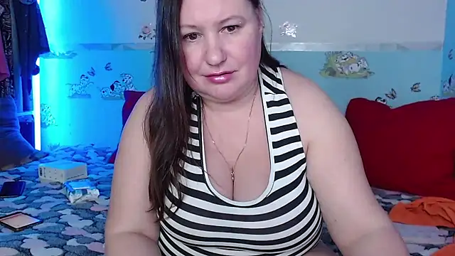 Snapshot of Dilfina chatting on 11/12/25, 02:39 Dilfina online show from 11/12/25, 02:39