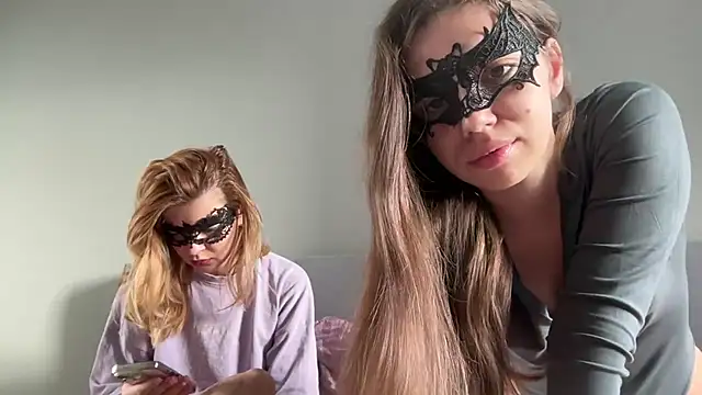 fluff twinss online show from 09/28/25, 12:43