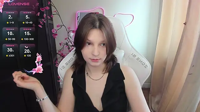 AudreyyKim online show from 04/21/26, 08:42