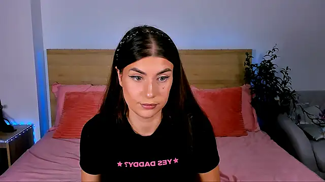 Bella Davis love online show from 09/28/25, 08:03