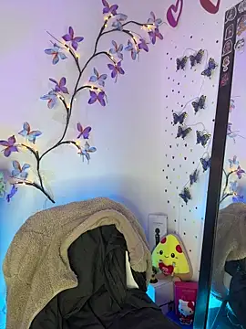 LindaWz  online show from 04/21/26, 08:31