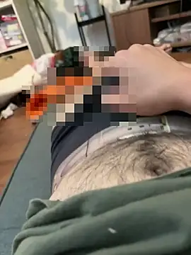 Snapshot of sukebegorilla chatting on 10/25/25, 04:24 sukebegorilla online show from 10/25/25, 04:24