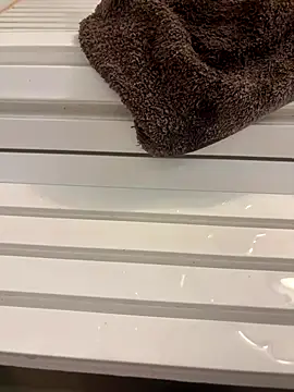 Snapshot of sukebegorilla chatting on 10/28/25, 04:42 sukebegorilla online show from 10/28/25, 04:42