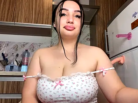 curvybombb online show from 10/05/25, 08:34