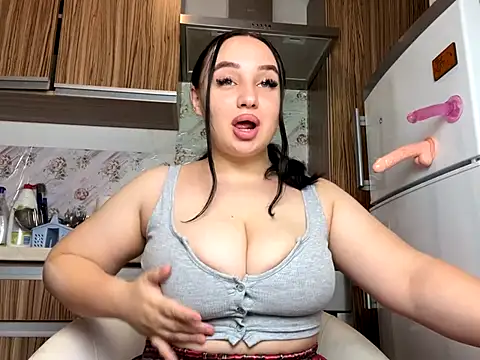 curvybombb online show from 10/08/25, 04:26