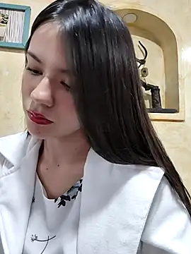 Snapshot of CHARLOTTE__05 chatting on 09/15/25, 12:49 CHARLOTTE 05 online show from 09/15/25, 12:49