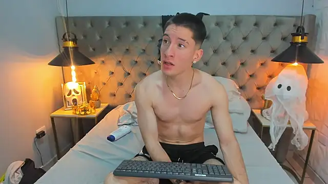 HunterHeat  online show from 10/04/25, 08:07