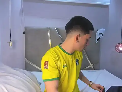 HunterHeat  online show from 10/18/25, 11:55