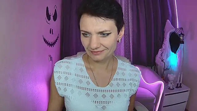 AvaSaturnian online show from 10/26/25, 01:28