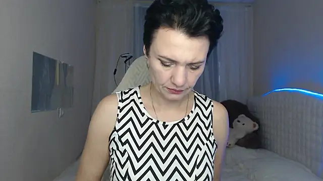 AvaSaturnian online show from 11/22/25, 01:21