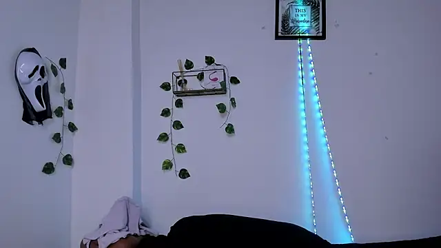 Michluxe 69 online show from 11/13/25, 10:52