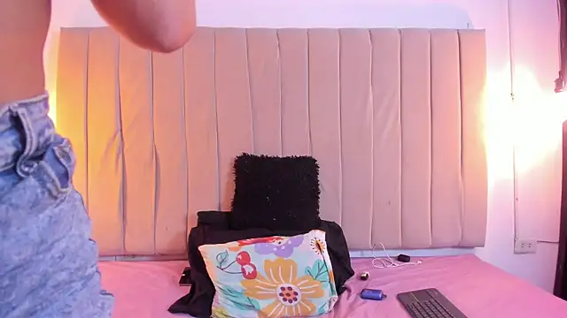 escar let online show from 02/11/26, 04:17