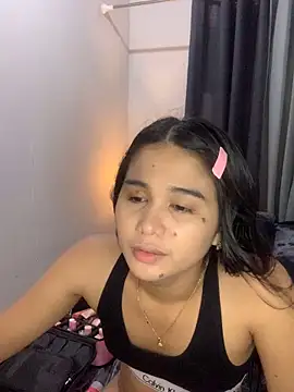 Snapshot of AngelHille chatting on 10/13/25, 04:56 AngelHille online show from 10/13/25, 04:56