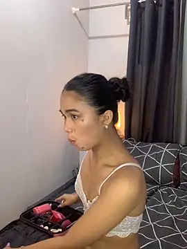 Snapshot of AngelHille chatting on 11/27/25, 05:48 AngelHille online show from 11/27/25, 05:48