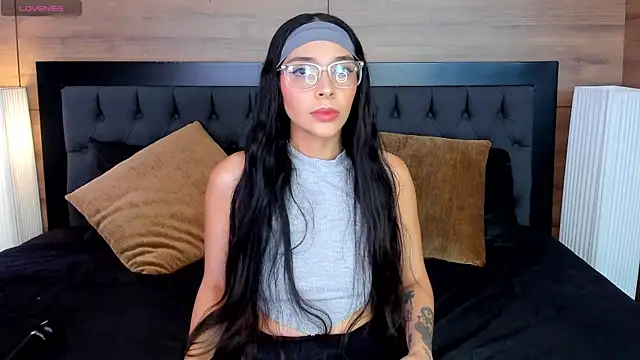 Roseaurora online show from 03/25/26, 11:49