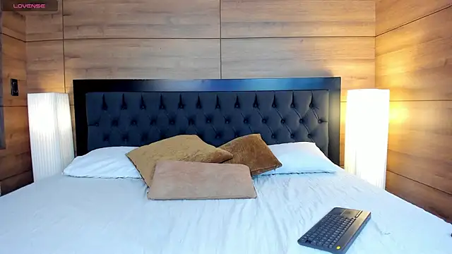 Roseaurora online show from 04/01/26, 12:28