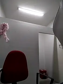 Madisson-04  online show from 10/01/25, 08:04