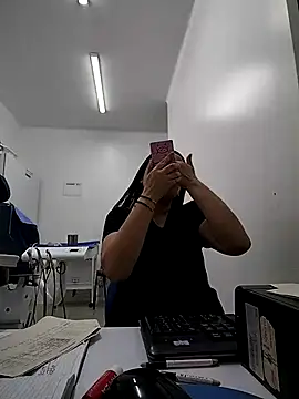 Madisson-04  online show from 10/04/25, 12:25