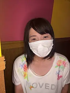 Snapshot of hanachan_001 chatting on 09/18/25, 03:30 hanachan 001 online show from 09/18/25, 03:30