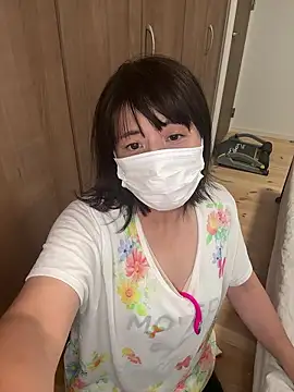 Snapshot of hanachan_001 chatting on 10/22/25, 06:24 hanachan 001 online show from 10/22/25, 06:24