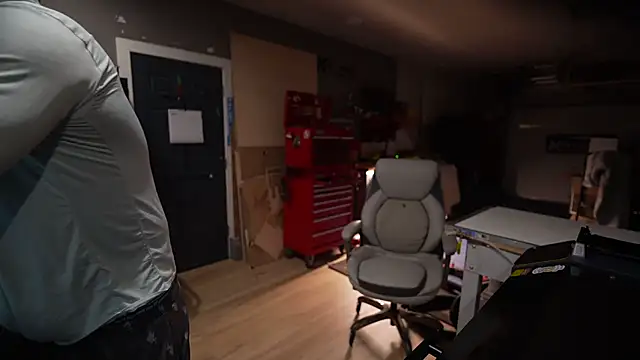 Snapshot of Soundfreak chatting on 10/29/25, 04:26 Soundfreak online show from 10/29/25, 04:26