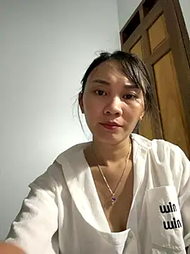 Snapshot of Almond-cute chatting on 09/20/25, 07:59 Almond-cute online show from 09/20/25, 07:59