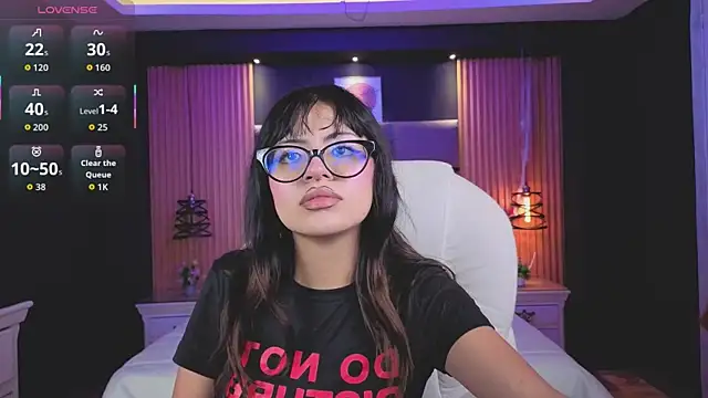 AlanaWalker9 online show from 02/18/26, 03:46