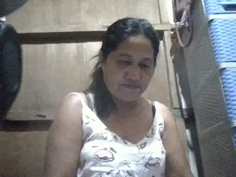 Snapshot of hotmama_063 chatting on 06/15/26, 11:34 hotmama 063 online show from 06/15/26, 11:34