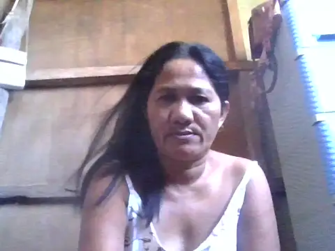 Snapshot of hotmama_063 chatting on 06/16/26, 06:49 hotmama 063 online show from 06/16/26, 06:49