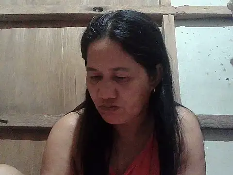Snapshot of hotmama_063 chatting on 07/21/26, 10:12 hotmama 063 online show from 07/21/26, 10:12