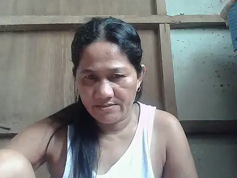 Snapshot of hotmama_063 chatting on 07/23/26, 01:58 hotmama 063 online show from 07/23/26, 01:58