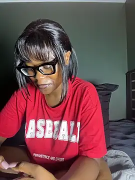 Moonzy77 online show from 03/05/26, 12:28