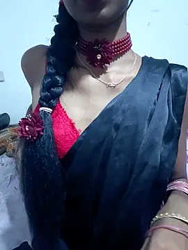 Snapshot of BunnyBloom25 chatting on 11/08/25, 11:54 BunnyBloom25 online show from 11/08/25, 11:54