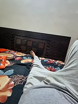 Snapshot of kkkk1882 chatting on 10/30/25, 06:04 kkkk1882 online show from 10/30/25, 06:04