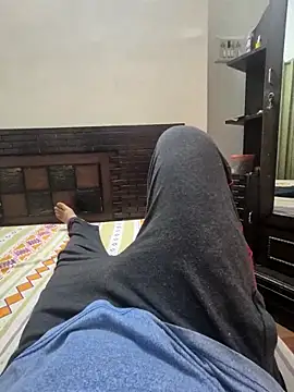 Snapshot of kkkk1882 chatting on 11/02/25, 06:05 kkkk1882 online show from 11/02/25, 06:05