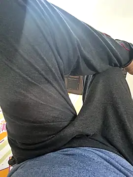 Snapshot of kkkk1882 chatting on 11/04/25, 06:12 kkkk1882 online show from 11/04/25, 06:12