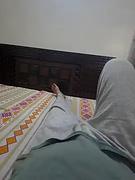 Snapshot of kkkk1882 chatting on 11/11/25, 06:13 kkkk1882 online show from 11/11/25, 06:13