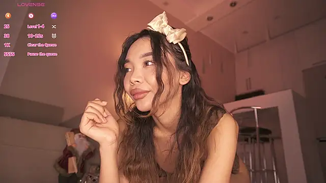 Snapshot of Rem_Esme chatting on 12/02/25, 03:23 Rem Esme online show from 12/02/25, 03:23