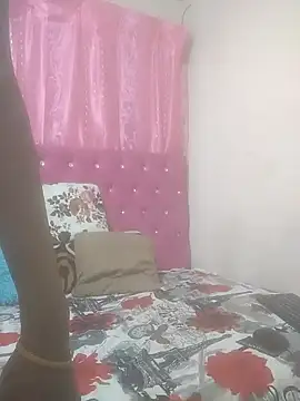 SweetSlenderChoc online show from 10/26/25, 06:03