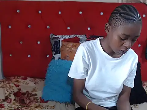 SweetSlenderChoc online show from 11/26/25, 12:06