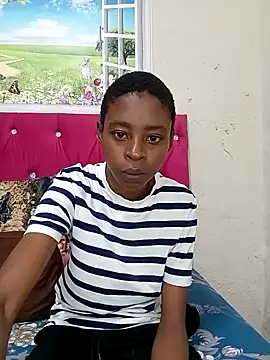 SweetSlenderChoc online show from 05/17/26, 01:58
