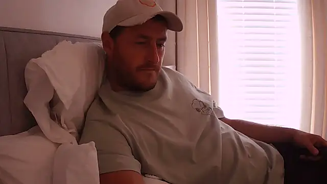 Londonlad818 online show from 09/10/25, 12:38