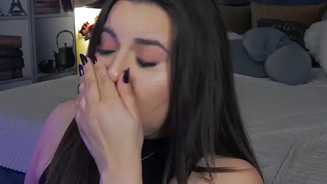 Snapshot of Mia_Swano chatting on 11/16/25, 11:32 Mia Swano online show from 11/16/25, 11:32