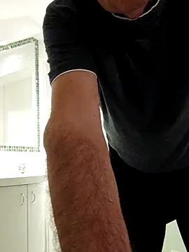 Snapshot of Oldmenhot66 chatting on 09/13/25, 04:12 Oldmenhot66 online show from 09/13/25, 04:12