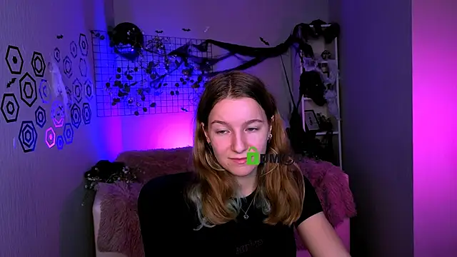 Snapshot of benny_duglas chatting on 10/26/25, 10:43 benny duglas online show from 10/26/25, 10:43