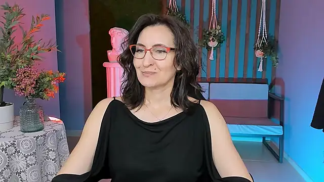 UnaTerra online show from 11/17/25, 09:15